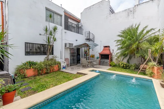 Casa · Venta · 5 Ambientes · Barrio Naon · Mataderos · Piscina · Cochera · Jardín · Playroom