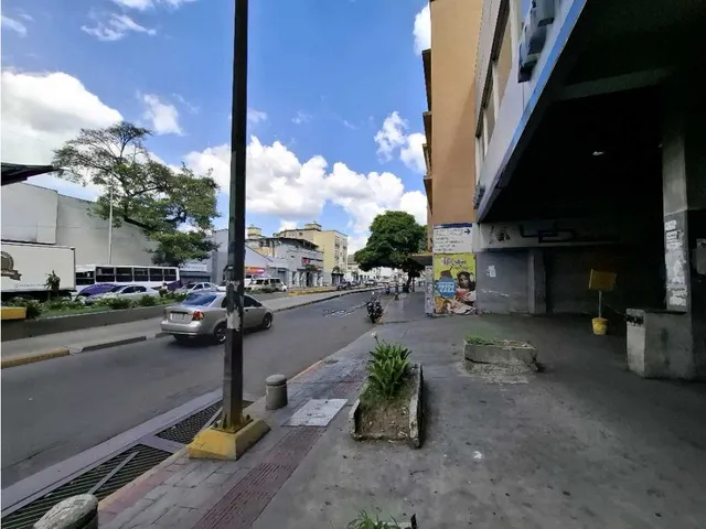 Se Vende Local Comercial En La Avenida Nueva Granada 2.340 Mt2