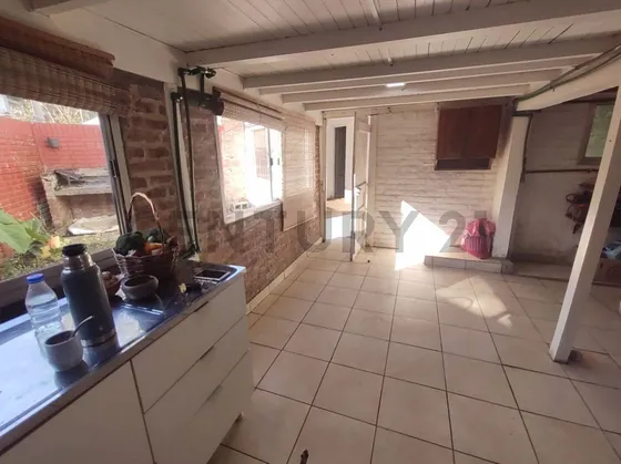 Venta De Casa 2 Ambientes En Punta Lara, Ensenada.