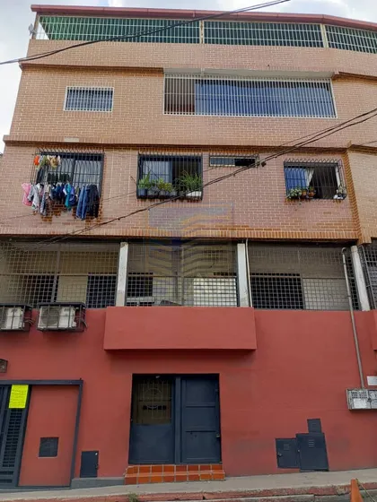 Las Minas De Baruta, Local (ld)
