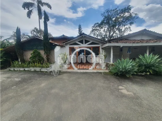 Casa Campestre En Alquiler En Envigado - Loma Del Chocho