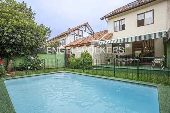 Casa En Venta - San Carlos De Apoquindo