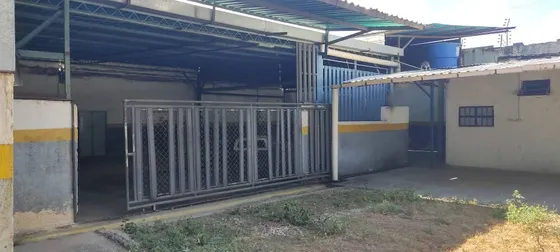 Terreno Con 2 Galpones En Alquiler Avda Lara 1000 Mts2 (hg)