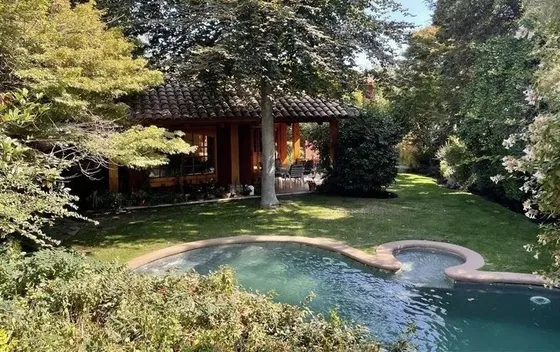 Casa En Arriendo De 4 Dorm. En Las Condes