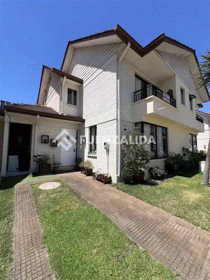 Casa En Condominio Barrio Central Venta De 3 Dorm. En Maipú