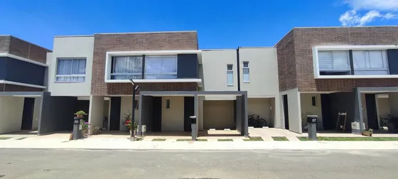 Casas En Venta La Ceja 643-7426795