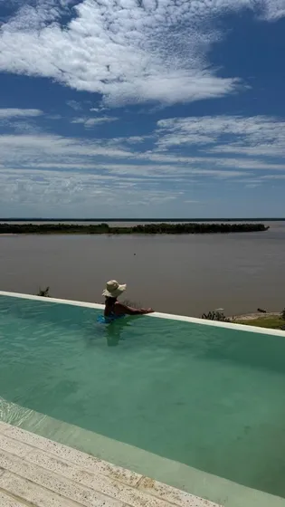 Punta Paraíso: Un Balcón Sobre El Río Paraná. Departamentos/cabañas Con Piscina Climatizada Por Energía Solar