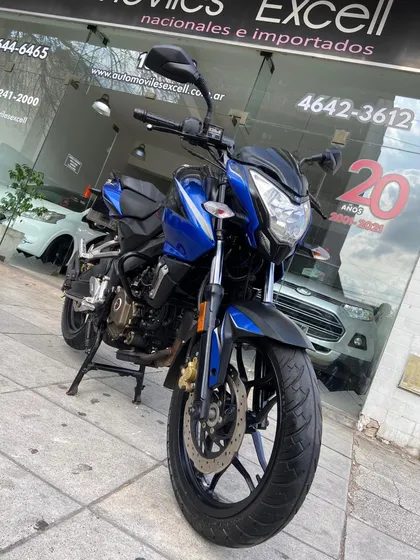 Bajaj Rouser Naked Sport Rs200