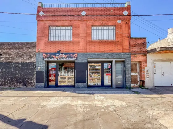 Venta - Casa 2 Dormitorios Más Local Comercial Y Fondo De Comercio. Bella Vista, Rosario.