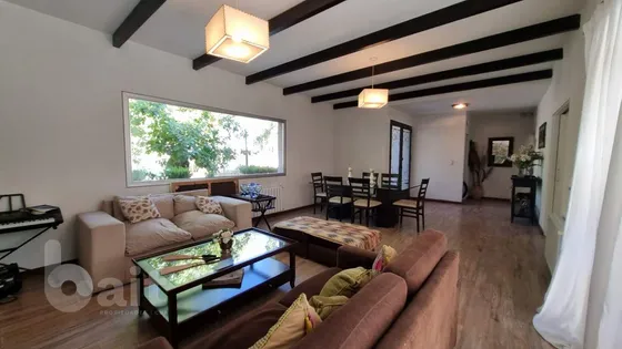 Venta De Casa Con 3 Dormitorios Y Pileta En Un Housing En Villa Allende, Apta Credito!!.