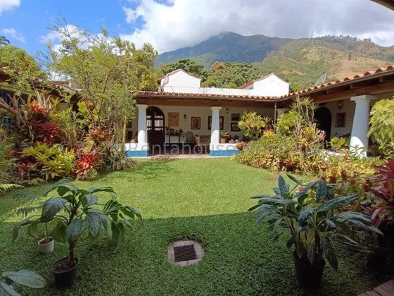 Casa En Venta En Los Chorros Mls #25-43