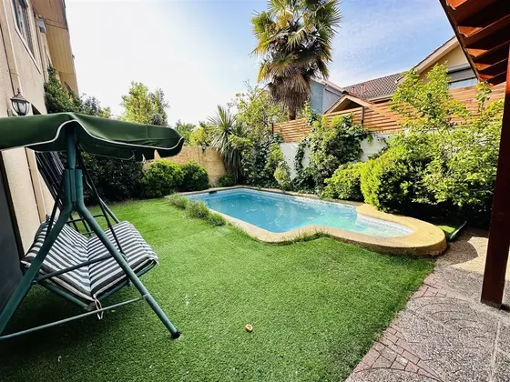 Casa En Venta De 4 Dorm./ Patente Comercial Vigente/piscina