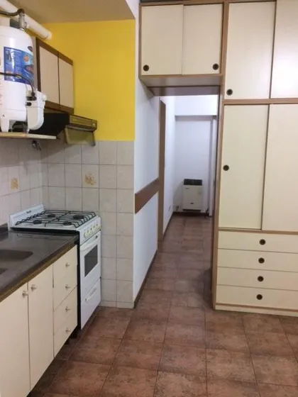 Dpto. 2 Amb. 2°p. San Martin Centro Dña. Vende S/ Comis Apto