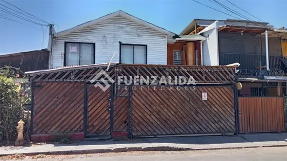 Casa En Venta De 7 Dorm. En Maipú