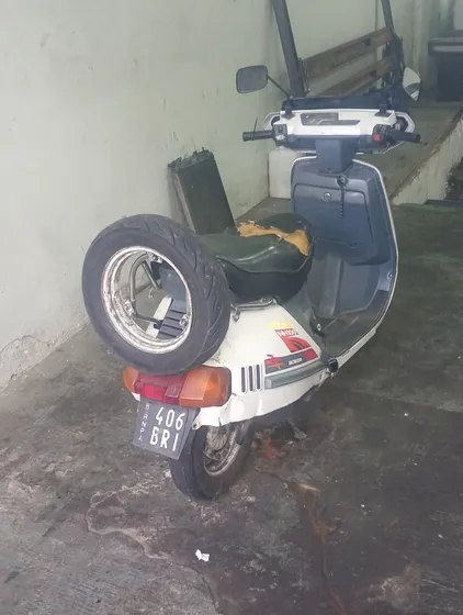 Honda Kinetic Nh100 En Marcha