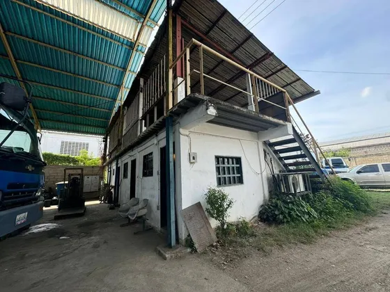 Se Vende Galpón 2.400m2 Parque Comercio Ind. Aeropuerto, Flor Amarillo. Mr