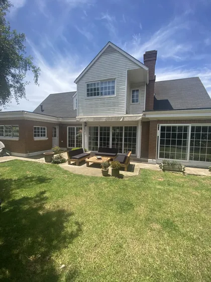 Venta Casa En Amplio Condominio, De 5 Casas