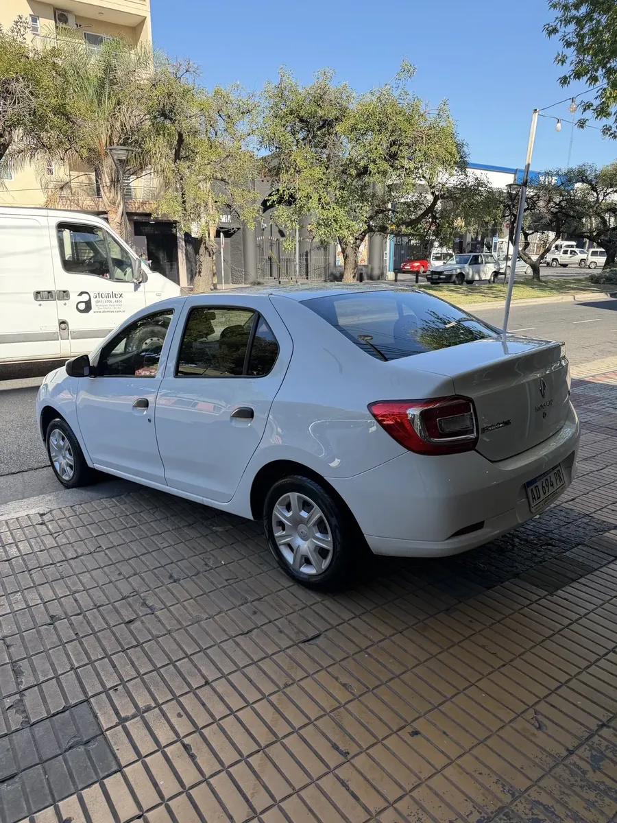 Renault Logan 1.6 Authentique 85cv521552095242496009