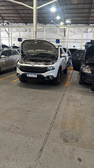Fiat Toro 1.8 Freedom 4x2 At