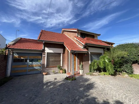 Espectacular Casa En Venta Martin Coronado 4 Amb 
