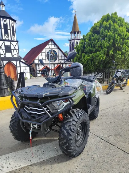 Moto Loncin X-wold 300