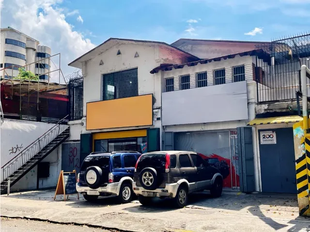 Casa Comercial En La Avenida Panteón De San Bernardino