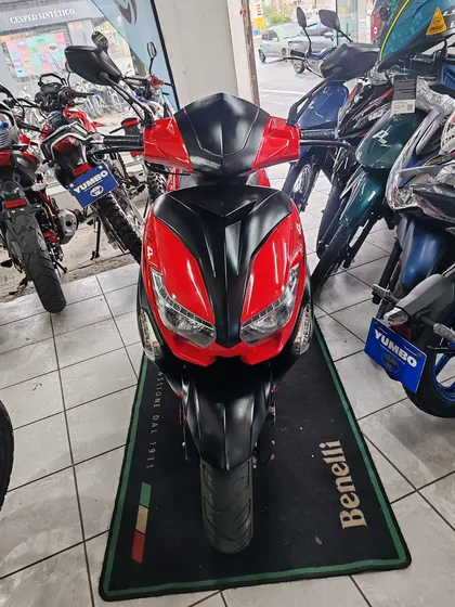 Yumbo Vx4 125