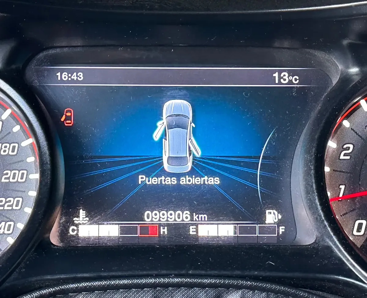 Fiat Cronos 1.8 16v Precision5655937144494694410