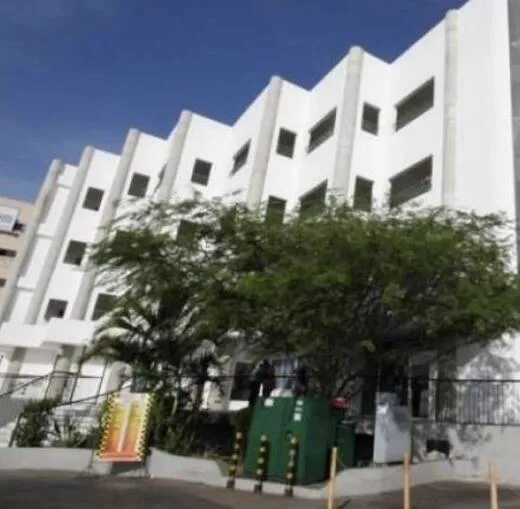 Venta Consultorio En El Anexo Del Hospital Metropolitano G.g