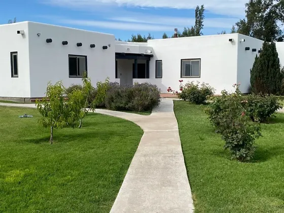 Casa En Venta De 4 Dorm. En Isla De Maipo