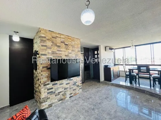En Venta Fabuloso Y Practico Apartamento En Residencias Privadas Urb Bosque Alto, Av Fuerzas Aéreas 25-20266 Hc