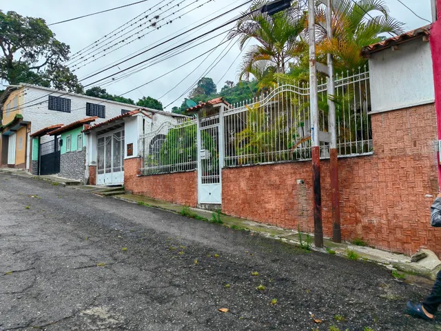 Amplia Casa C/galpón San Jacinto-mérida