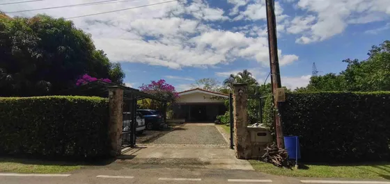Venta De Casa De Un Piso En Condominio Campestre Las Mercedes. Jamundi (18729).