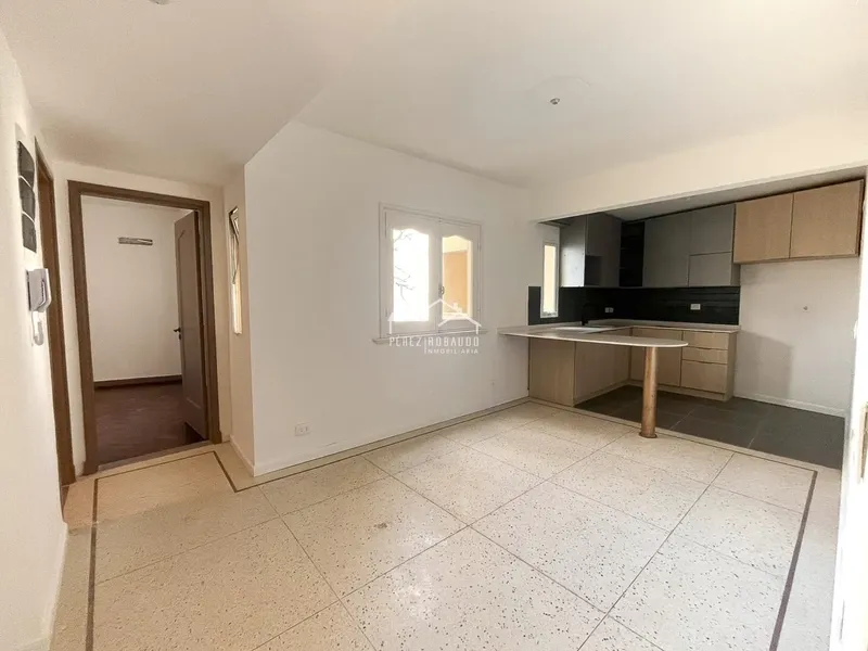 Alquiler De Apartamento 1 Dormitorio ( Reciclado Como Nuevo)   -  Pocitos