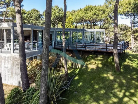 Casa 5 Ambientes. Estilo Moderno. Pinamar Norte
