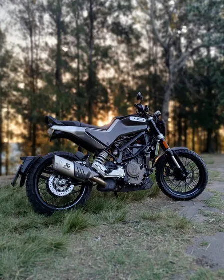 Husqvarna Svartpilen 401  Año 2023  13.000 Km