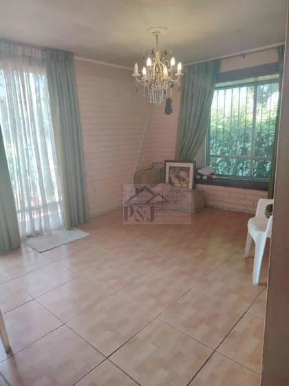 Estupenda Propiedad 3d 1b Ideal Para Uso Comercial O Vivir