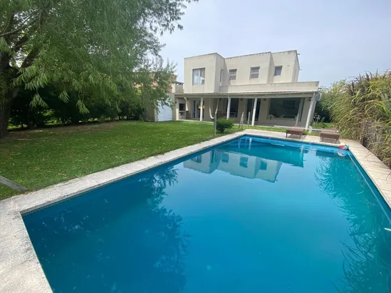 Casa En Venta 3 Dormitorios - San Isidro Labrador