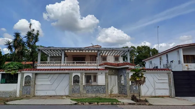 Casa-quinta En Sabana Larga