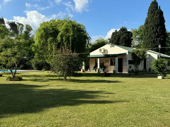 Venta Casa Quinta En Barrio Links 2000 M2  Parque 3 Dormitorios Quincho Y Pileta