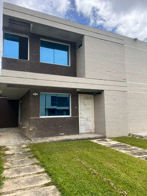 Leslie Ofrece En Venta Casa Verde Solo Clientes