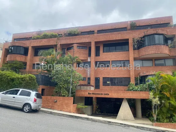 Hermoso Apartamento En Urbanización Miranda , 3 Hab, 3 Baños, Edificio Muy Conservado , Buen Estacionamiento Y Baja Densidad ( Abstenerse Asesores Inmobiliarios )26-21689