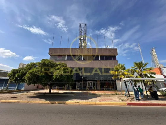Lv-280 Zona Norte Local Comercial Edificio Los Mellizos Avenida 5 De Julio