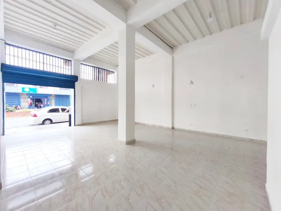 Johana Lazaro Alquila Local En Los Guayos. A Estrenar!  Excelente Ubicación! En Plena Avenida Bolívar De Los Guayos  - 60 M2   **solo Clientes**