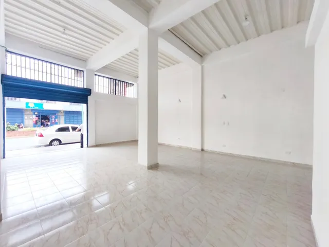 Johana Lazaro Alquila Local En Los Guayos. A Estrenar!  Excelente Ubicación! En Plena Avenida Bolívar De Los Guayos  - 60 M2   **solo Clientes**