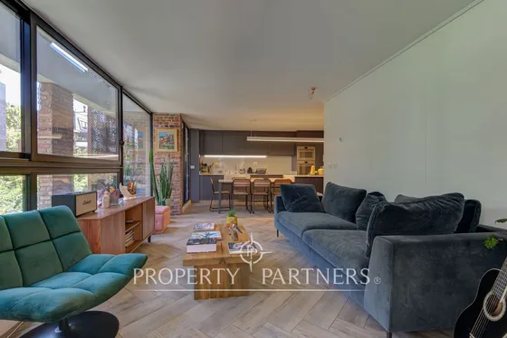Departamento Moderno Ubicado En Barrio Residencial...