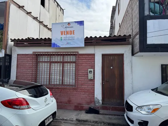 Hermosa Casa Pasaje Primero De Mayo Nº 1824 De La Población 