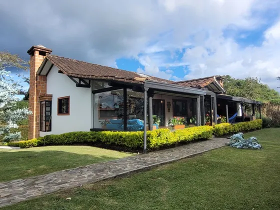  Casa En Venta Ubicada En Rionegro Sector Gualanday (27114).