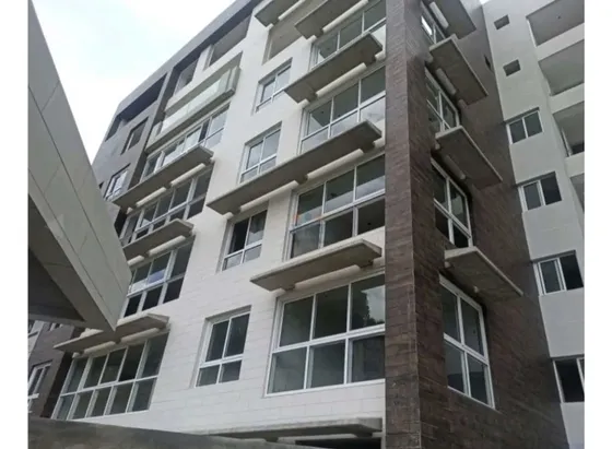 Se Alquila Apto En Chulavista 124m2 2h/3b/2p