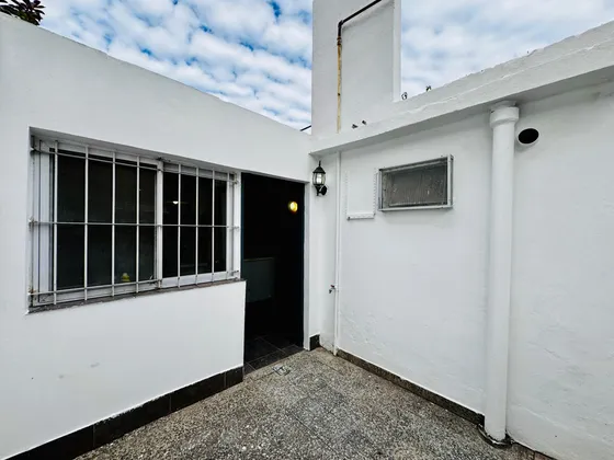 Casa Tipo Ph En Alquiler Muy Buena Zona Boulogne